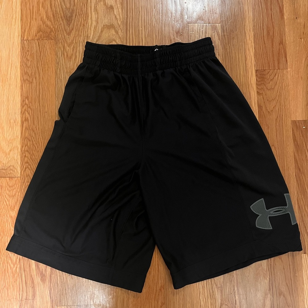 Black Under Armor Basketball Shorts - Picture 2 of 2